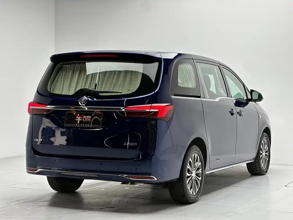 Buick GL8 2023 из CN, фото 3