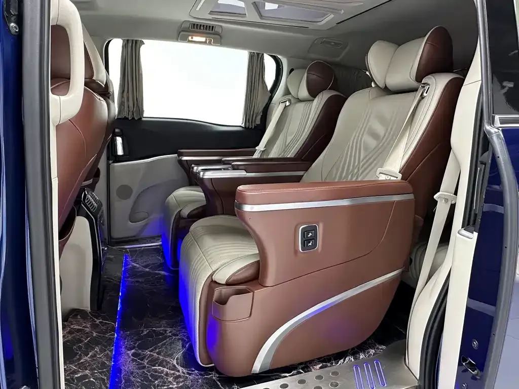 Buick GL8 2023 из CN, фото 9