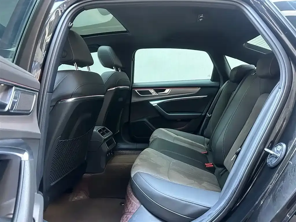 Audi A6L 2023 из CN, фото 5