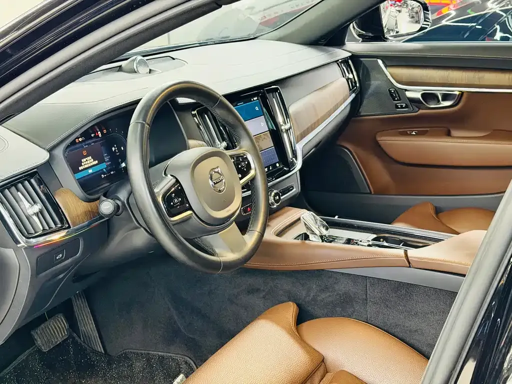 Volvo S90 2023 из CN, фото 3