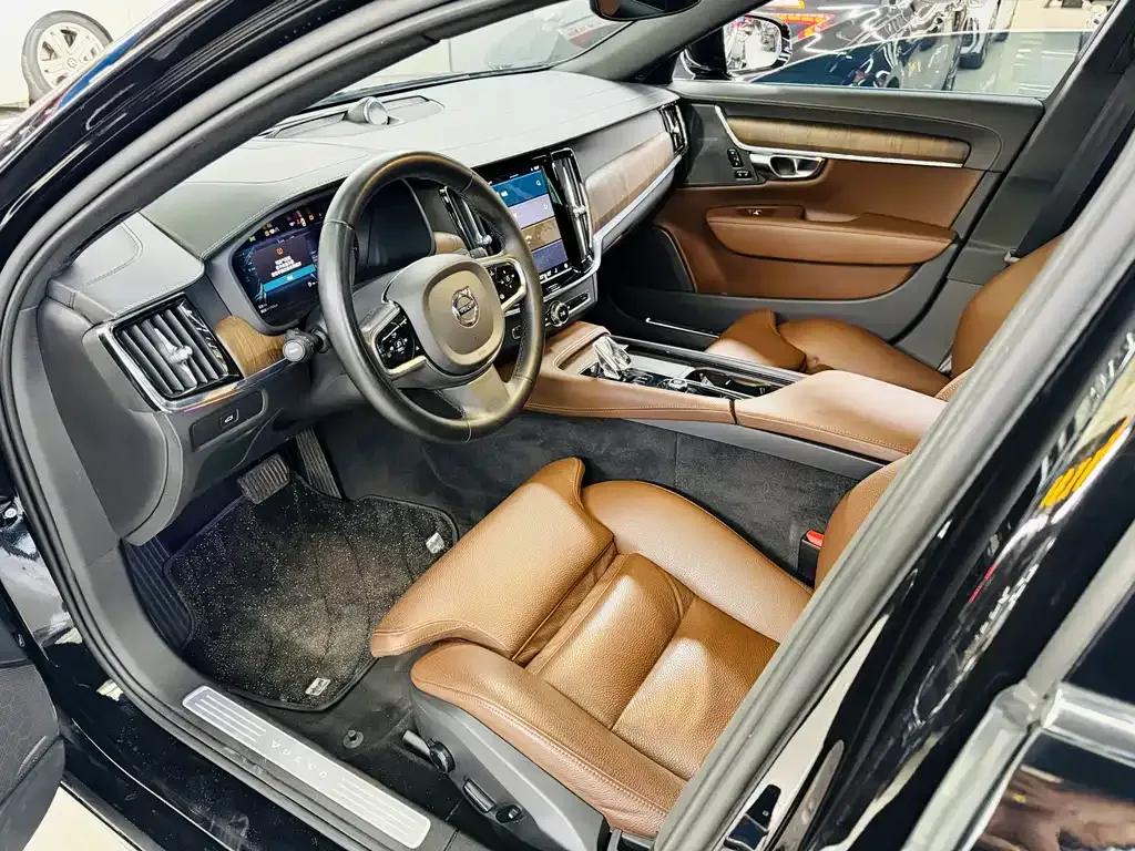 Volvo S90 2023 из CN, фото 6