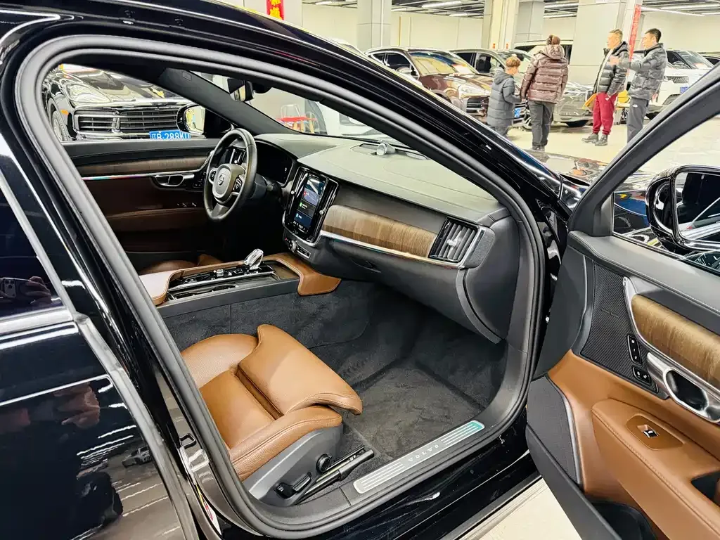Volvo S90 2023 из CN, фото 8