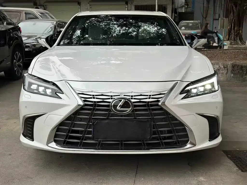 Lexus ES 2025 из CN, фото 2