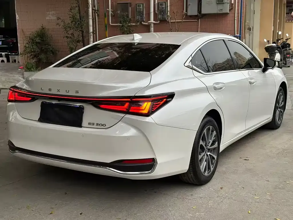 Lexus ES 2025 из CN, фото 9