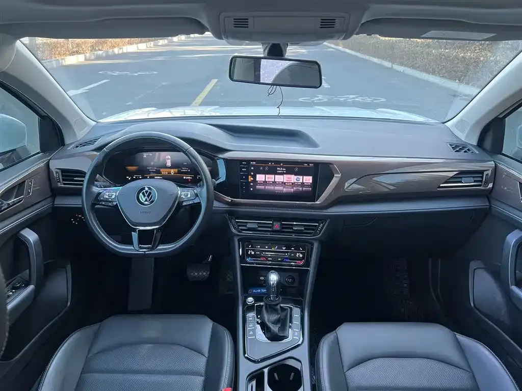 Volkswagen Tharu 2022 из CN, фото 7