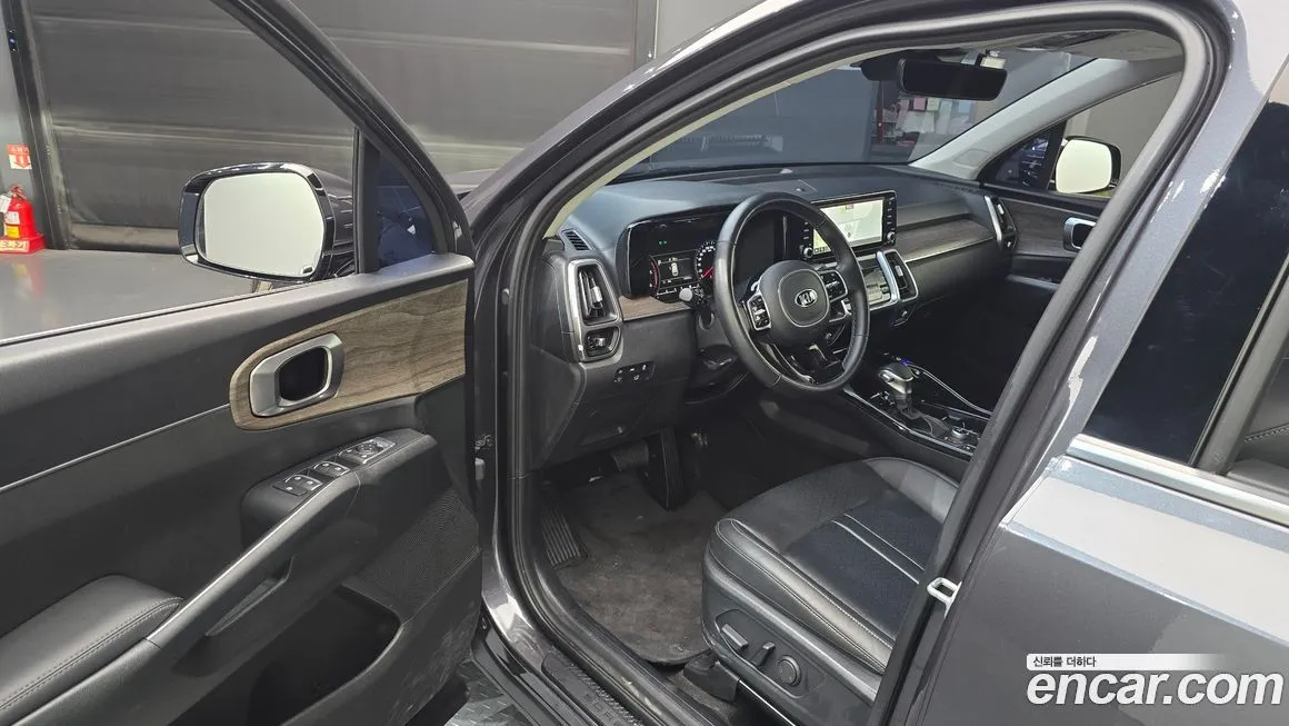 Kia Sorento — фото 7