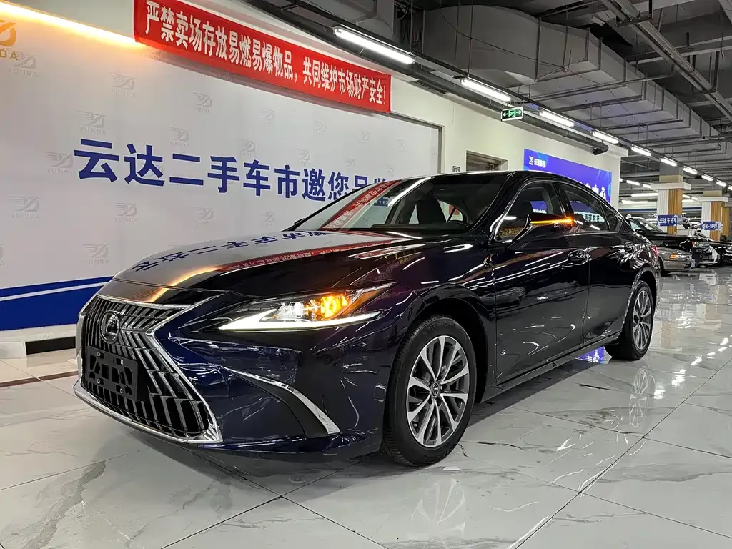 Lexus ES — фото 10