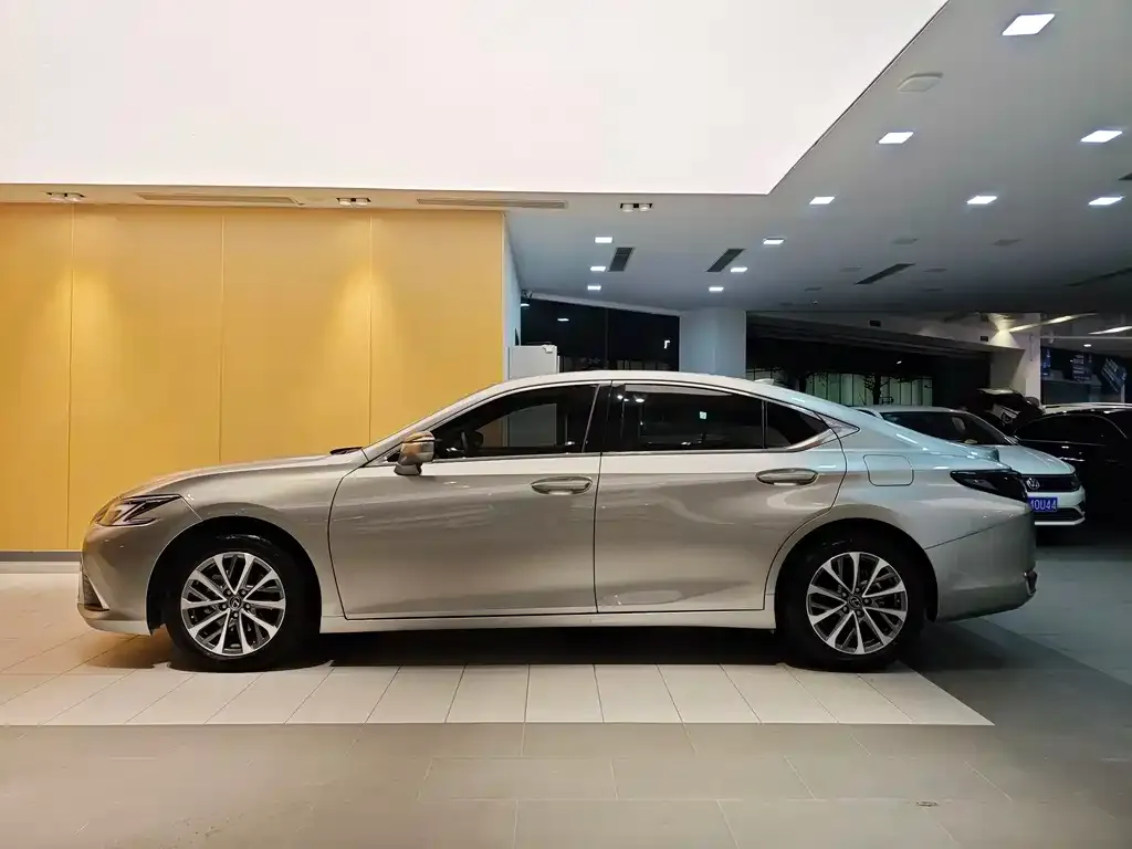 Lexus ES 2025 из CN, фото 3