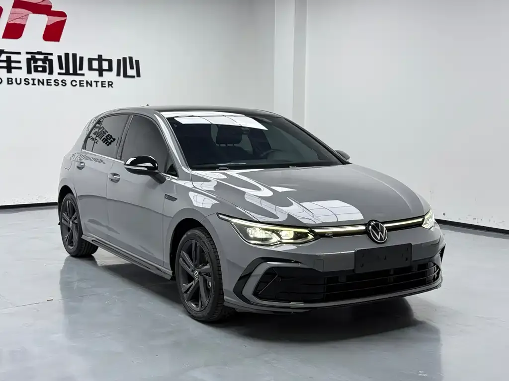 Volkswagen Golf 2023 из CN, фото 2