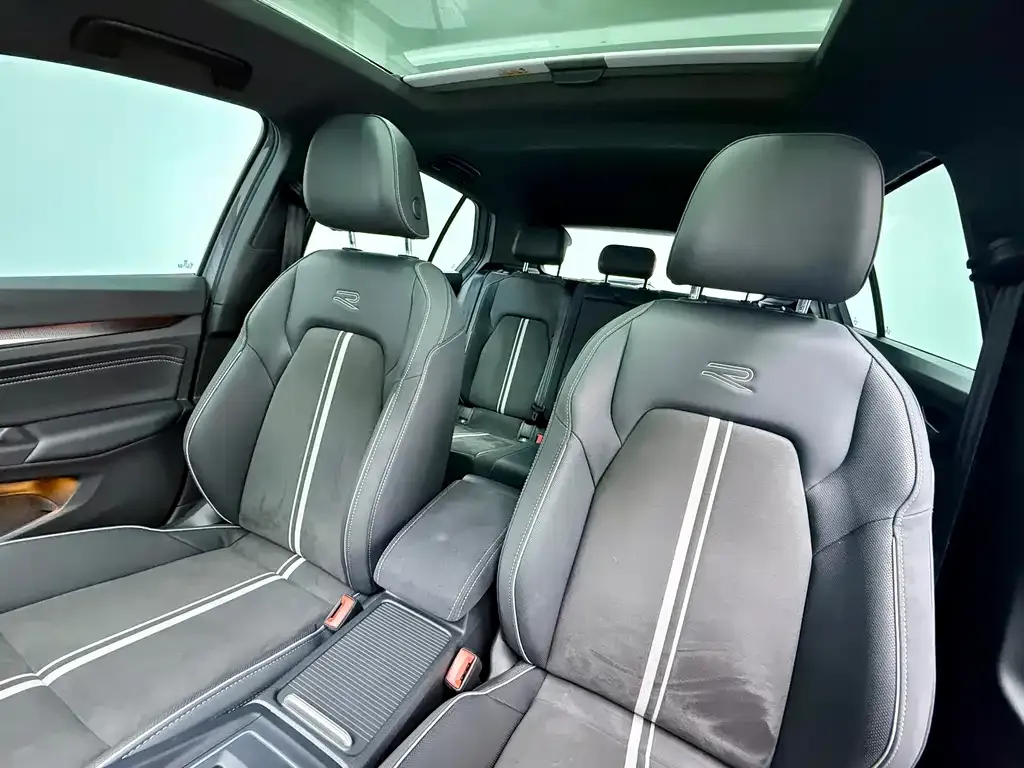 Volkswagen Golf 2023 из CN, фото 8