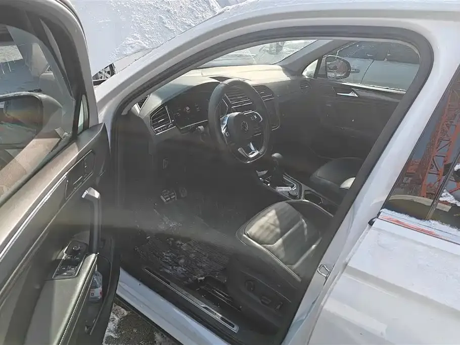 Volkswagen Tiguan L 2021 из CN, фото 2