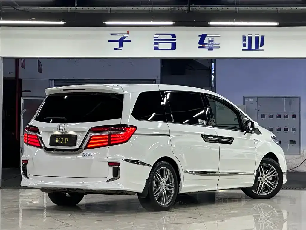 Honda Elysion 2021 из CN, фото 5