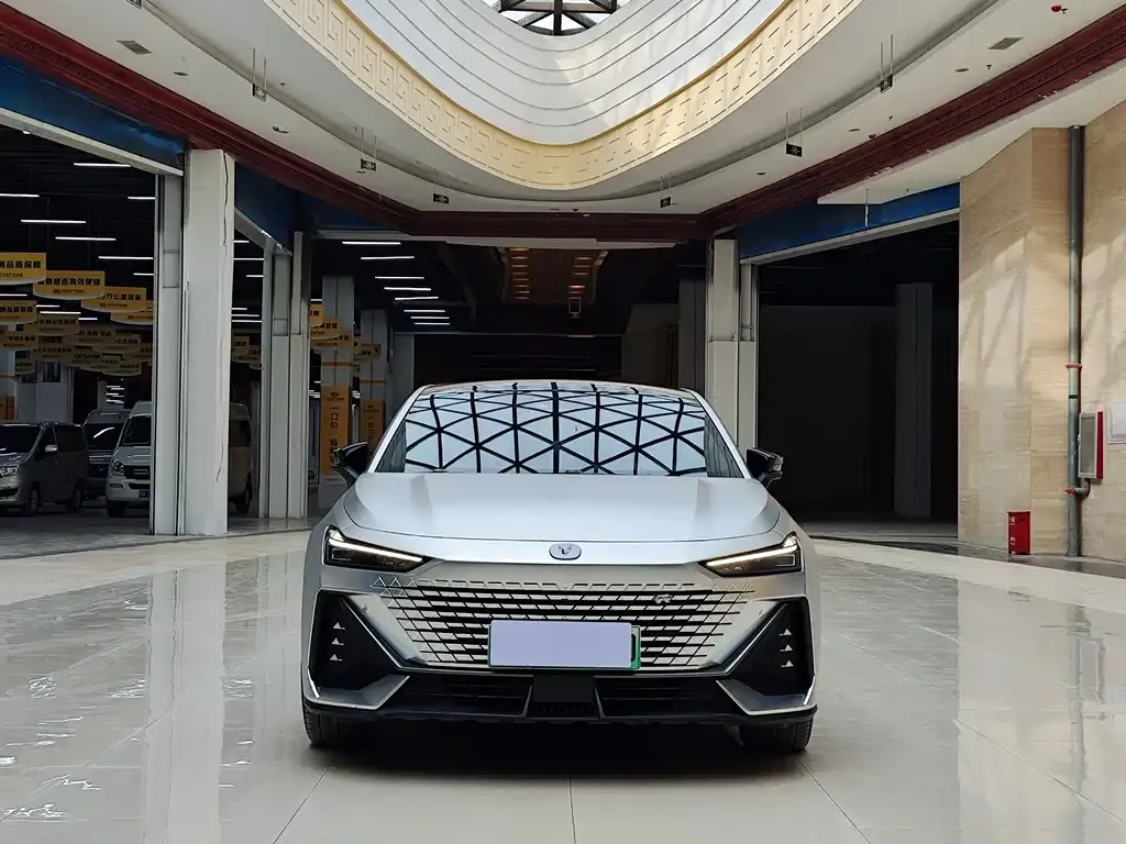 Changan UNI-V iDD 2023 из CN, фото 2
