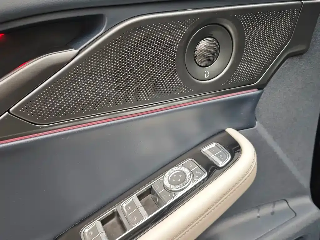 Lincoln Z 2022 из CN, фото 2