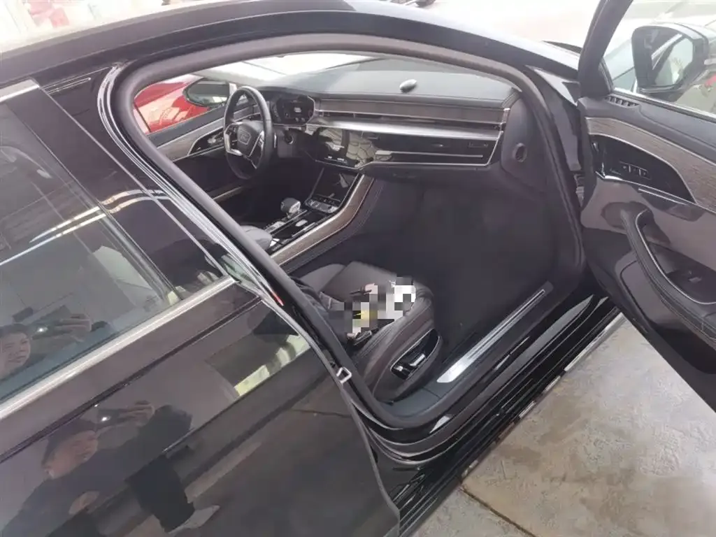 Audi A8 2023 из CN, фото 8