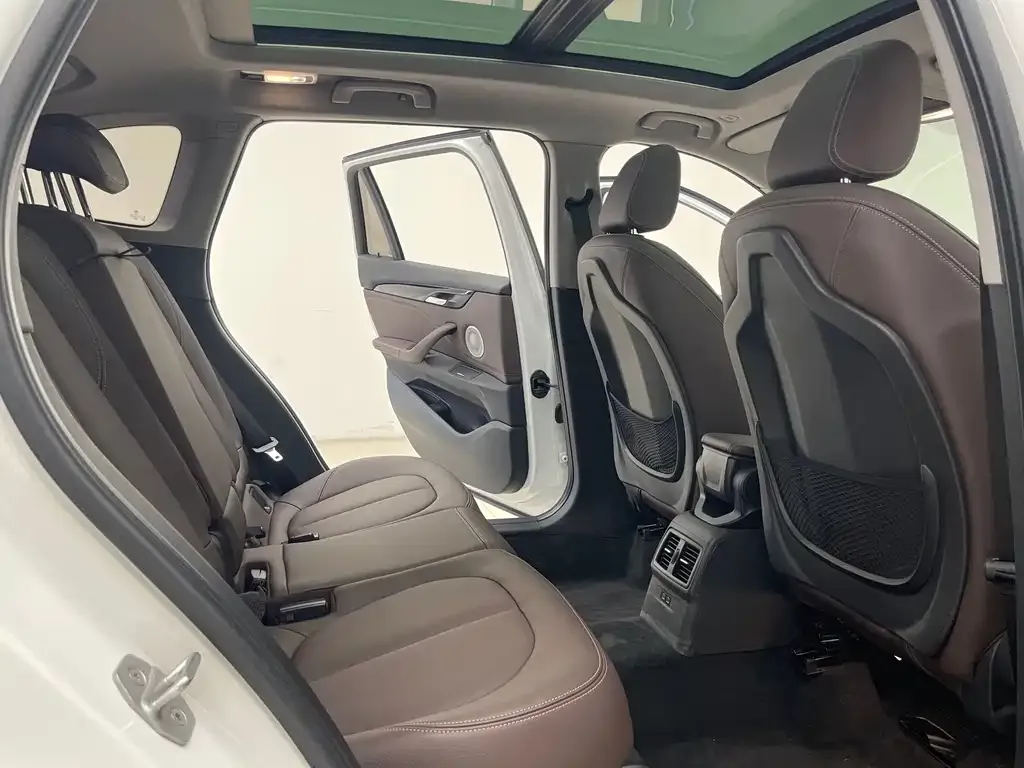 BMW X1 2021 из CN, фото 6