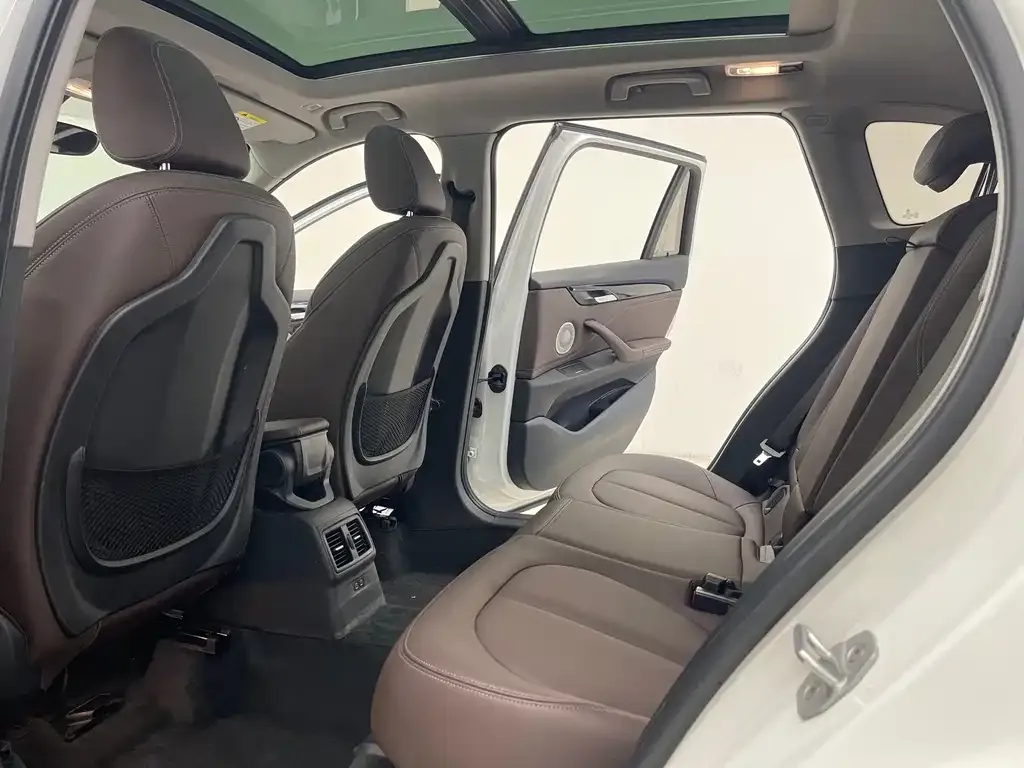 BMW X1 2021 из CN, фото 9