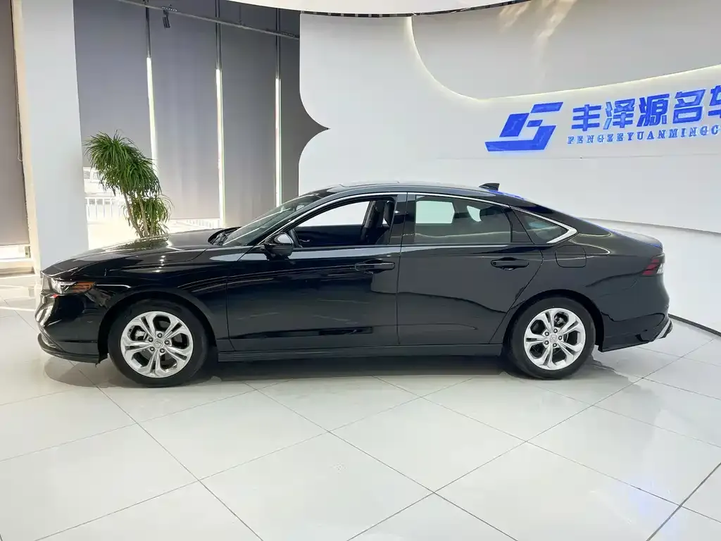 Honda Accord 2023 из CN, фото 4