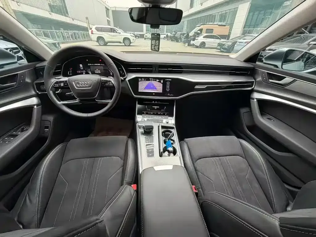 Audi A7L 2022 из CN, фото 9
