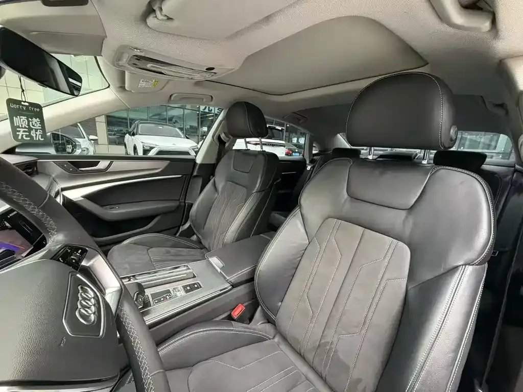 Audi A7L 2022 из CN, фото 8