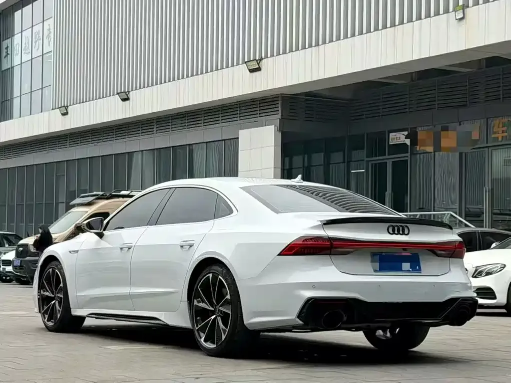 Audi A7L 2022 из CN, фото 5