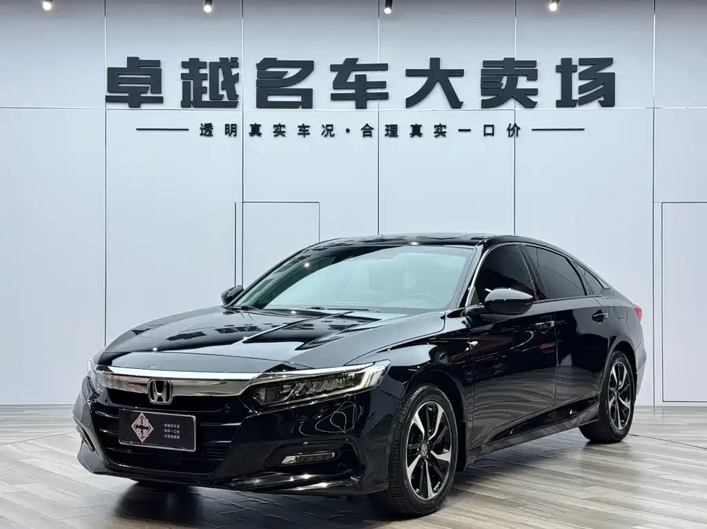 Honda Accord — фото 1