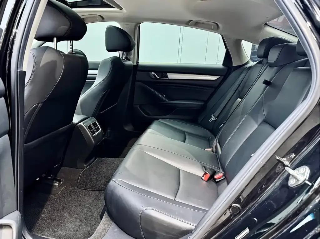 Honda Accord — фото 4