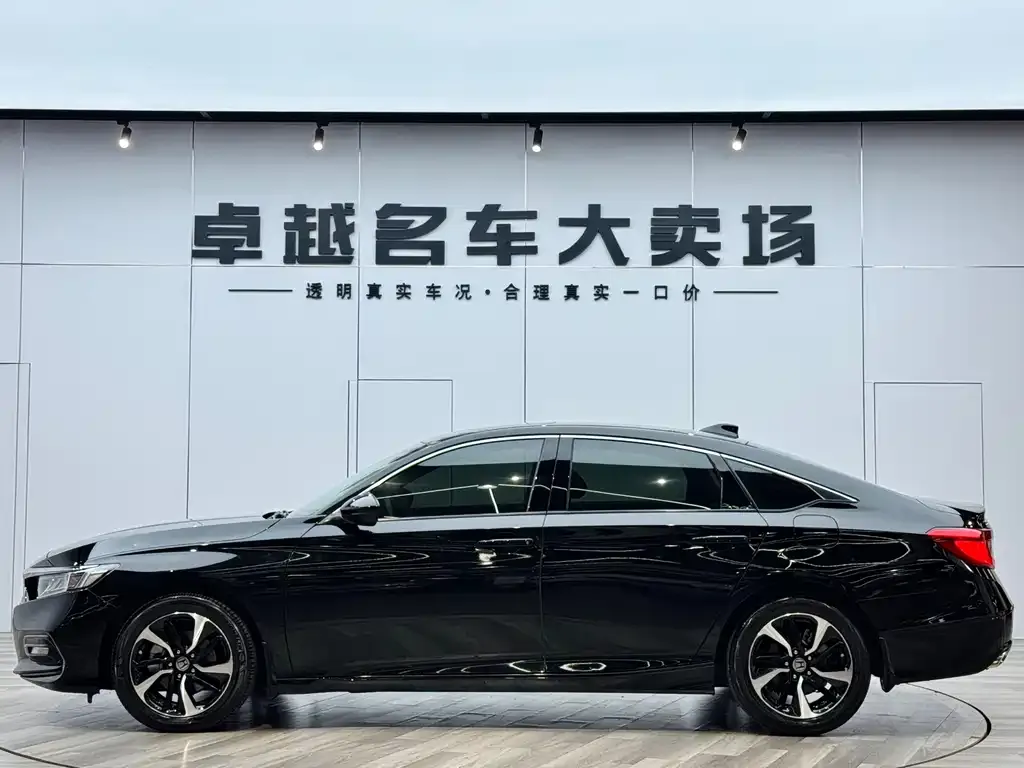 Honda Accord — фото 8