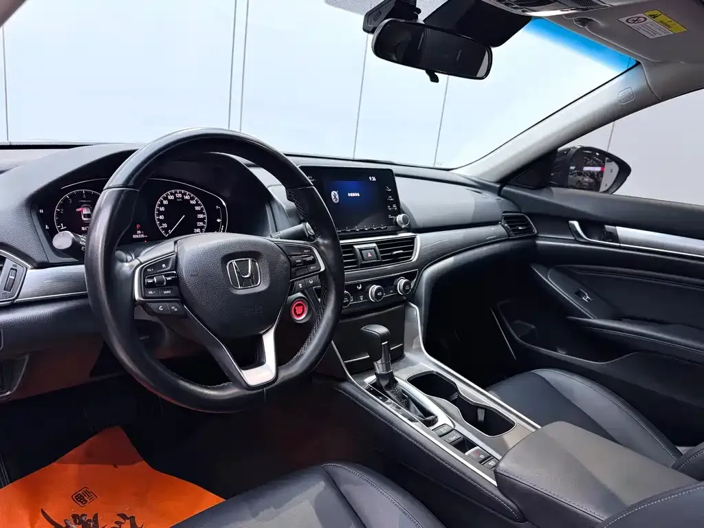 Honda Accord — фото 9