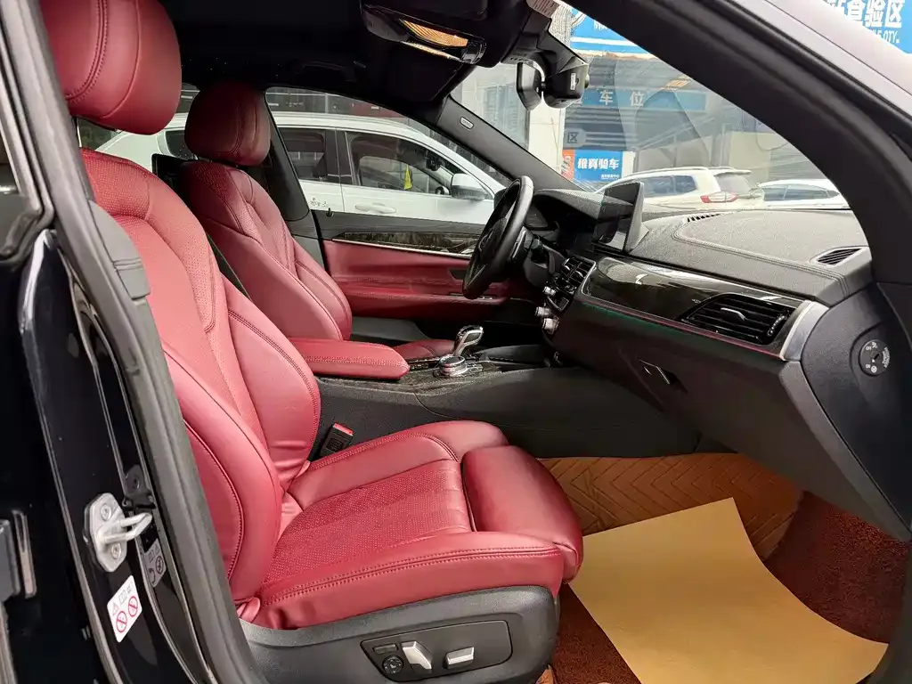 BMW 6 Series GT 2021 из CN, фото 3