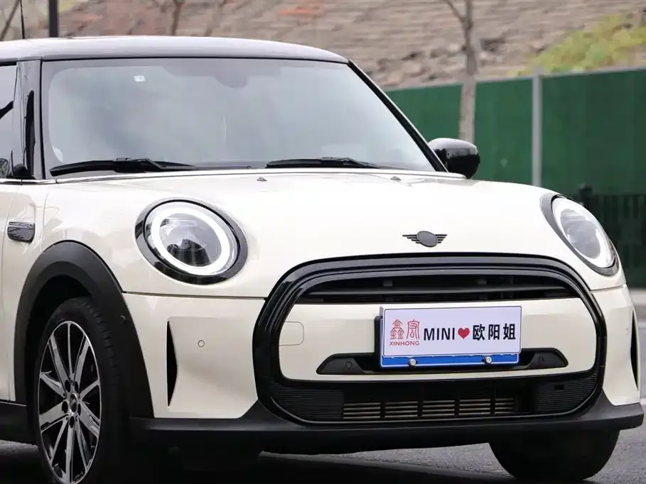MINI Cooper (3-door) 2023 из CN, фото 2