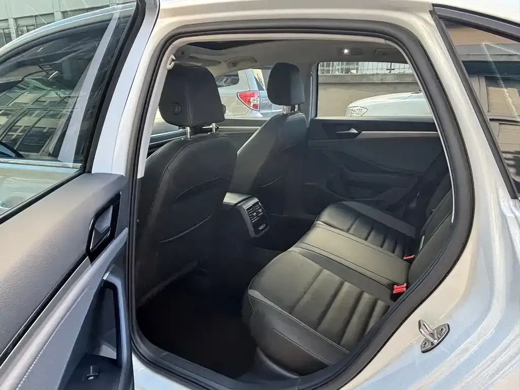 Volkswagen Lamando 2021 из CN, фото 4