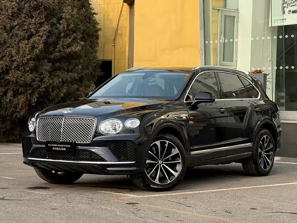 Bentley Bentayga — фото 1