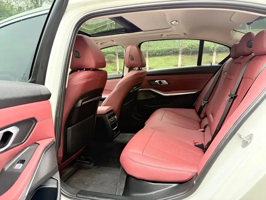 BMW 3 Series 2022 из CN, фото 3