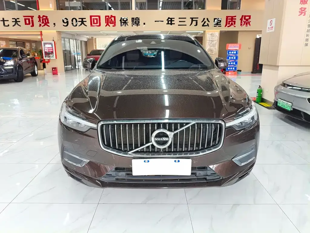 Volvo XC60 2021 из CN, фото 2