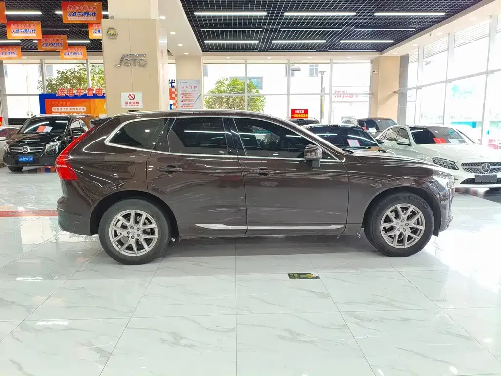 Volvo XC60 2021 из CN, фото 3