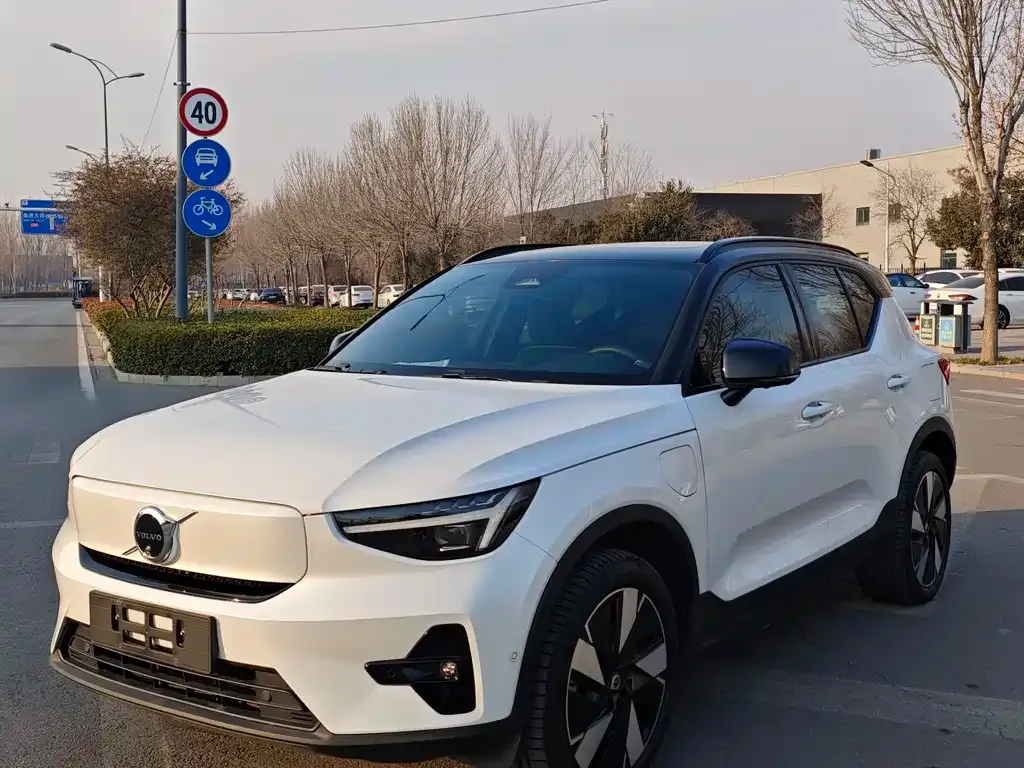 Volvo XC40 NEV 2023 из CN, фото 1