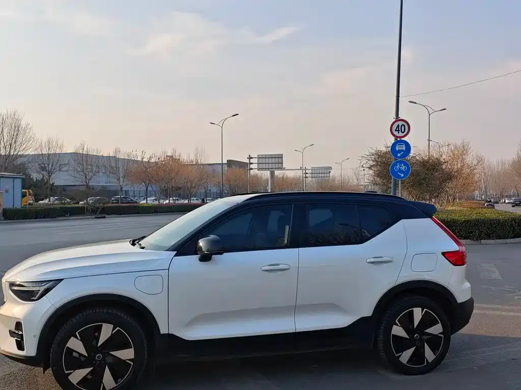 Volvo XC40 NEV 2023 из CN, фото 3