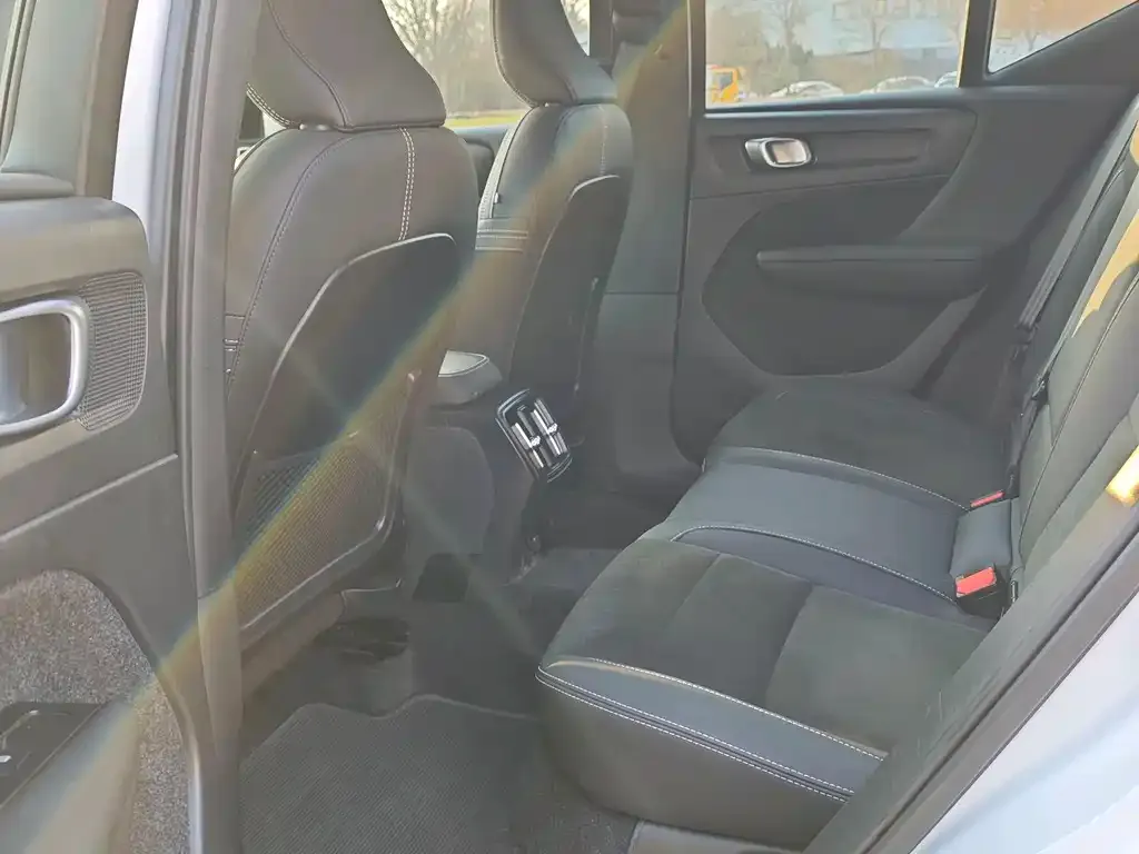 Volvo XC40 NEV 2023 из CN, фото 5