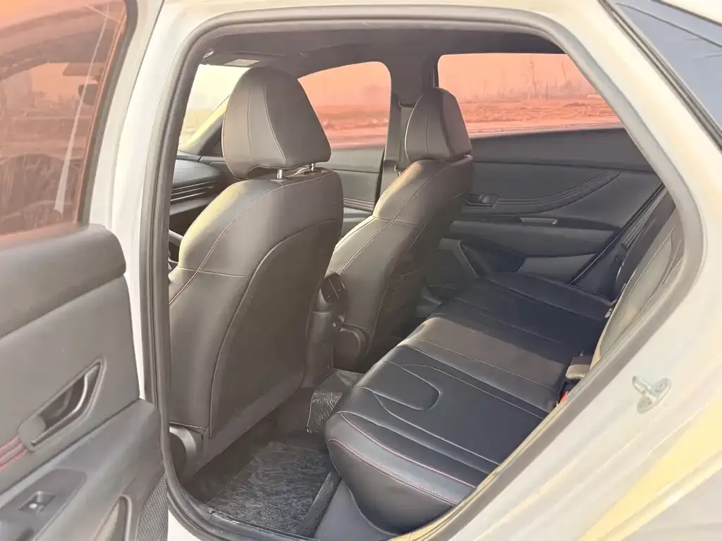 Hyundai Elantra 2024 из CN, фото 2