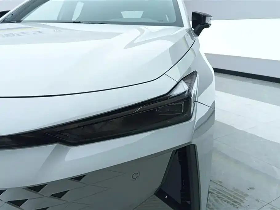 Changan UNI-V iDD 2025 из CN, фото 4