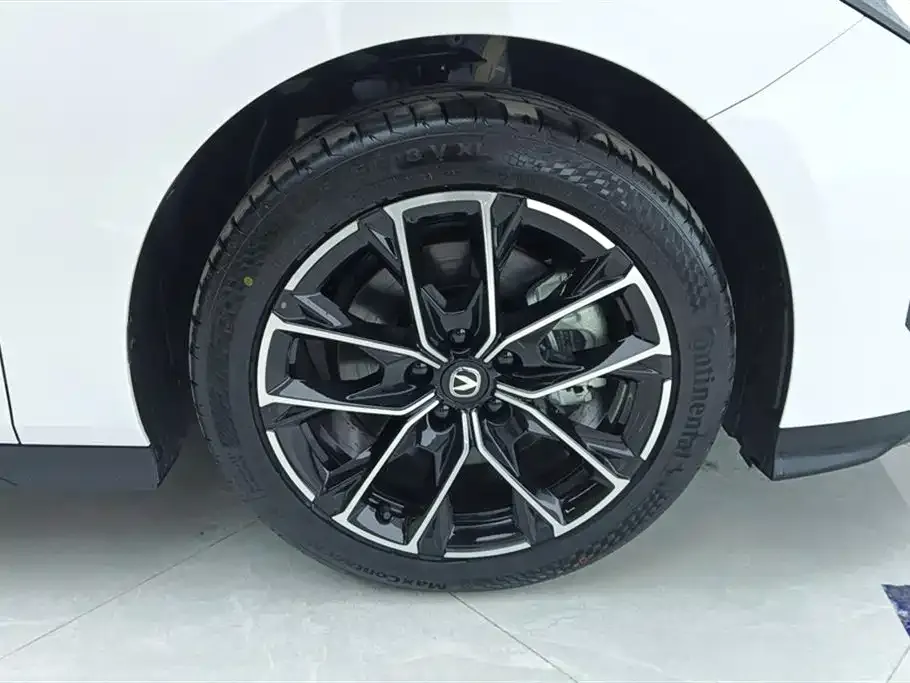 Changan UNI-V iDD 2025 из CN, фото 6