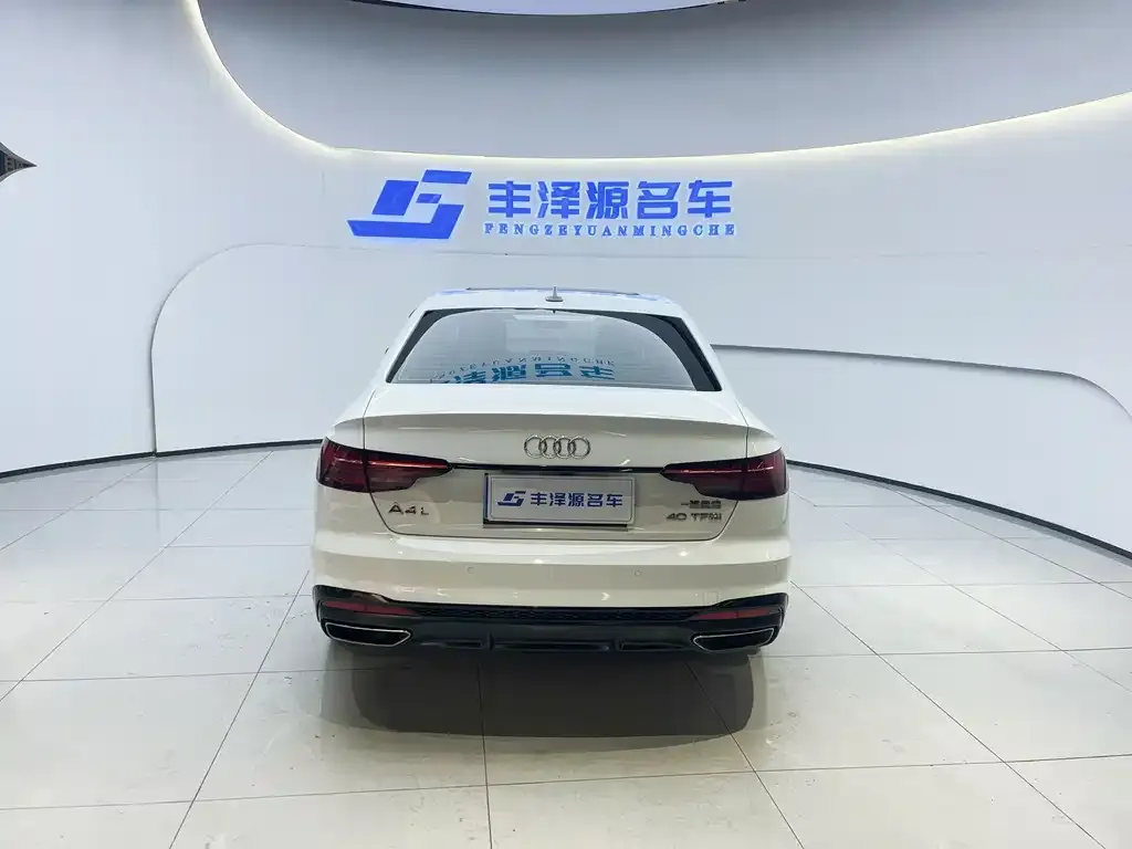 Audi A4L 2022 из CN, фото 3