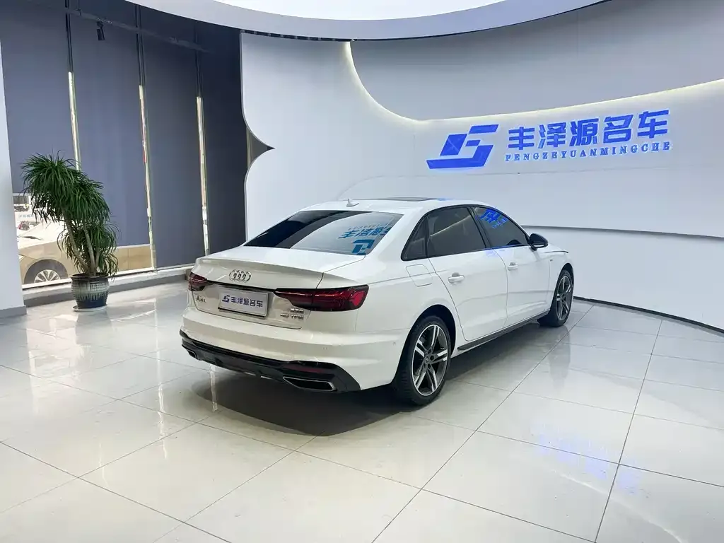 Audi A4L 2022 из CN, фото 10