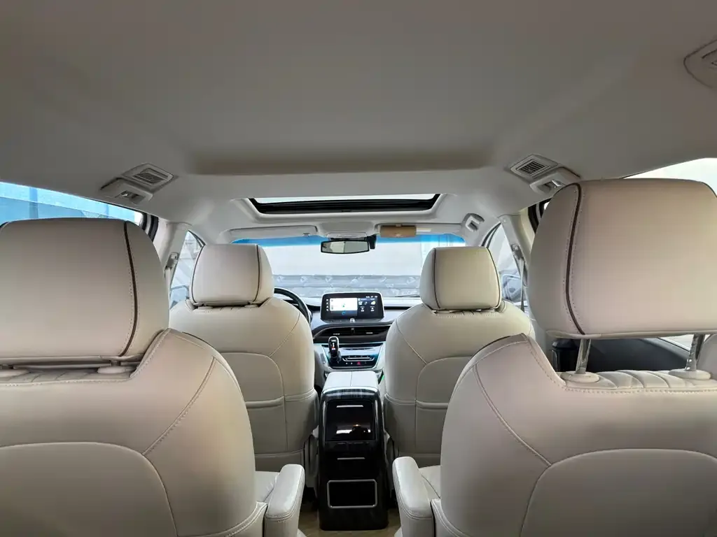 Buick GL8 2022 из CN, фото 3