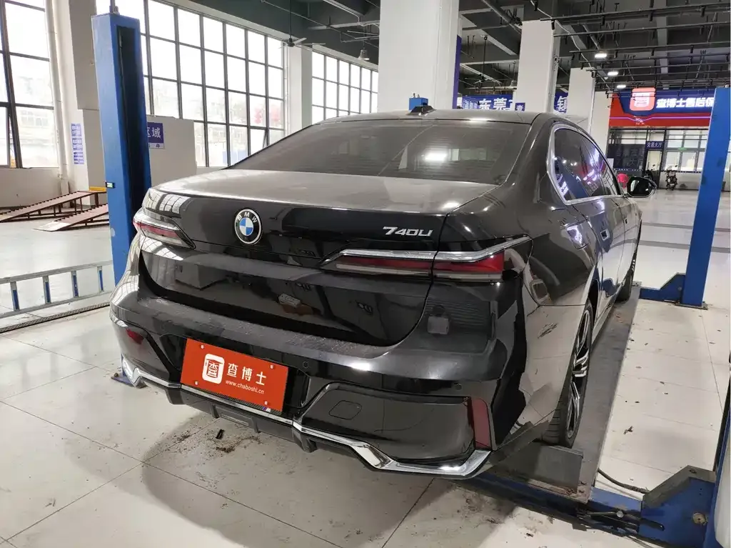 BMW 7 Series 2023 из CN, фото 4