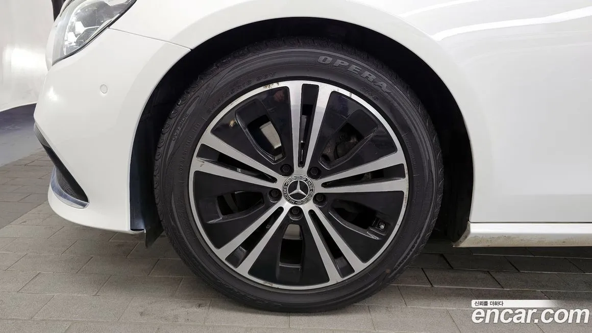 Mercedes-Benz E-Class 2021 из KR, фото 10