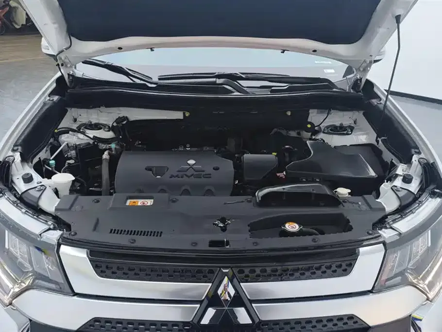 Mitsubishi Outlander 2022 из CN, фото 9
