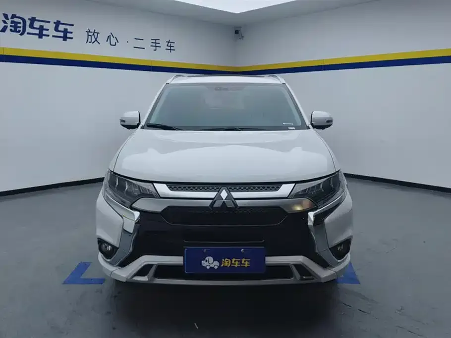 Mitsubishi Outlander 2022 из CN, фото 4
