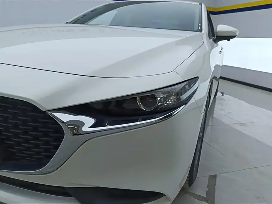 Mazda 3 Axela 2023 из CN, фото 8
